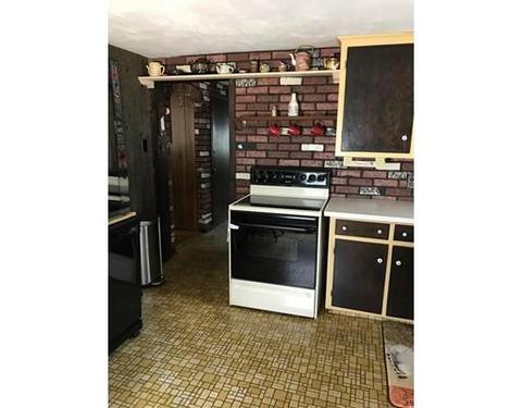 31 Russell St, Springfield, MA 01104 photo 2