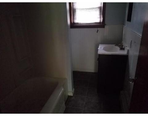 16 Applebee Ave, Webster, MA 01570 photo 12