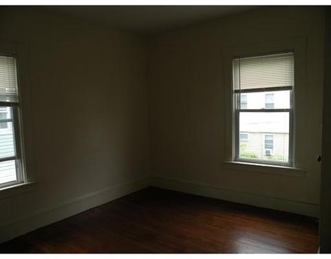 41 Grand St, Springfield, MA 01108 photo 3