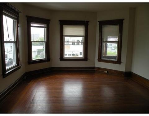 41 Grand St, Springfield, MA 01108 photo 2