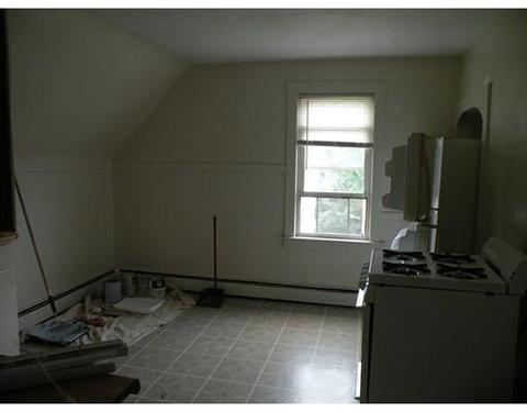 41 Grand St, Springfield, MA 01108 photo 5