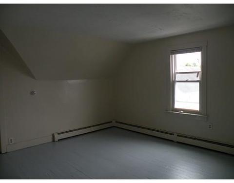 41 Grand St, Springfield, MA 01108 photo 4