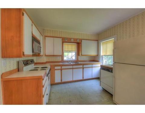 38 High St, Cotuit, MA 02635 photo 5