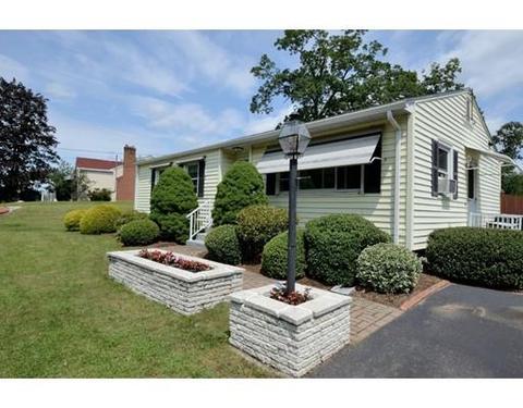 1563 Parker St, Springfield, MA 01129 photo 4