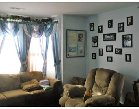 28 Hamlet St, Fall River, MA 02724 photo 3
