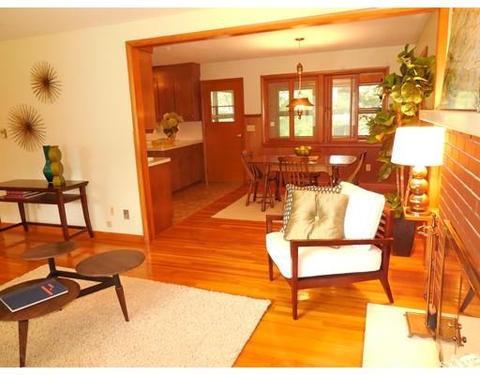 62 Torrey St, Easthampton, MA 01027 photo 4