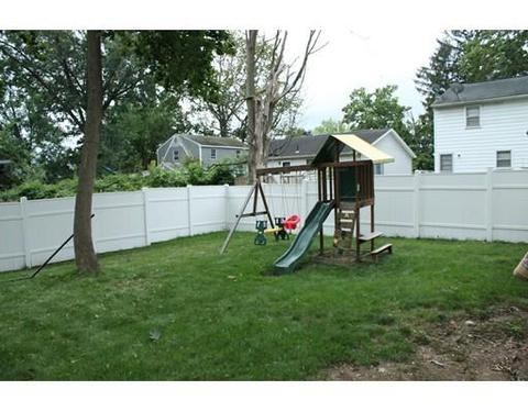 100 Temby St, Springfield, MA 01119 photo 3