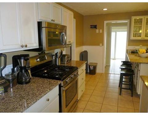 255 Pilgrim Ave, Worcester, MA 01604 photo 3