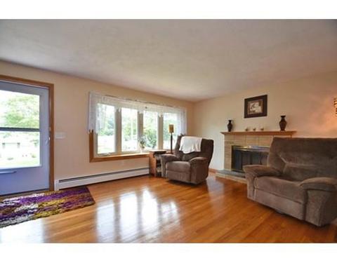 12 Hycrest Dr, Worcester, MA 01606 photo 2