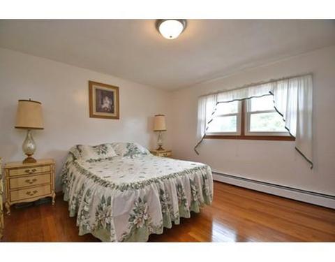 12 Hycrest Dr, Worcester, MA 01606 photo 9