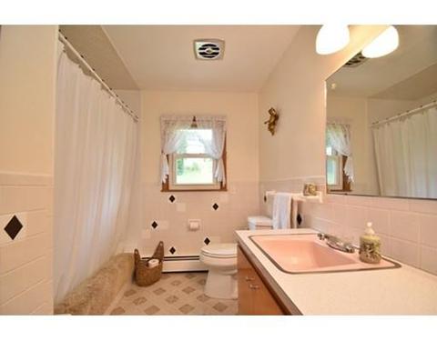 12 Hycrest Dr, Worcester, MA 01606 photo 11