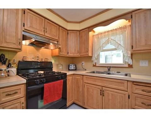 12 Hycrest Dr, Worcester, MA 01606 photo 6