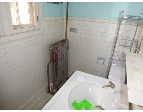 47 Ridgewood Ter, Springfield, MA 01105 photo 9