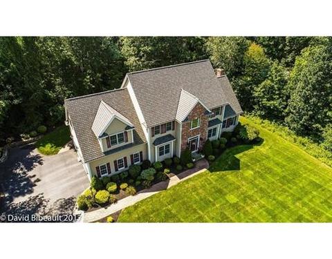 4 Freeman Pl, Mendon, MA 01756 photo 2