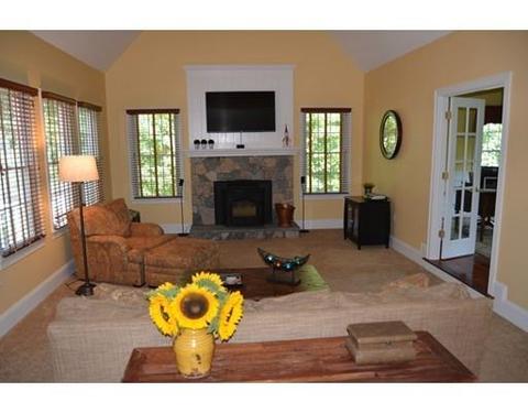 4 Freeman Pl, Mendon, MA 01756 photo 16