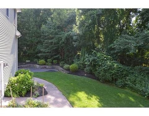 4 Freeman Pl, Mendon, MA 01756 photo 9