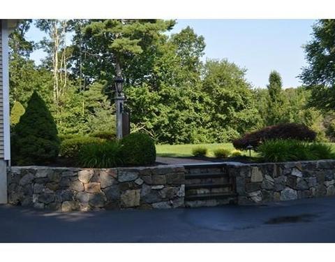 4 Freeman Pl, Mendon, MA 01756 photo 6