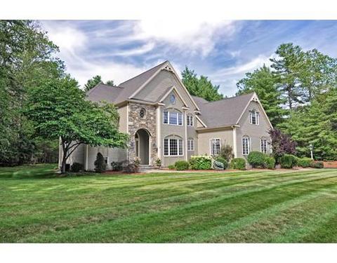 9 River Bend Rd, Upton, MA 01568 photo 2