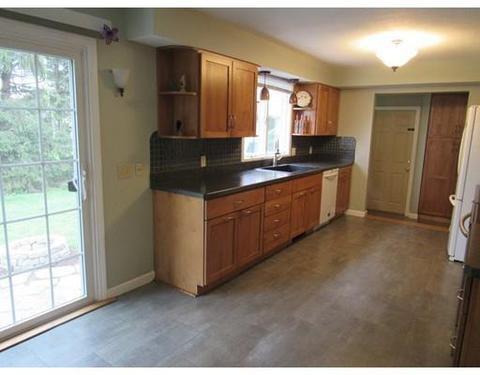 9 Gross Ln, Easthampton, MA 01027 photo 13