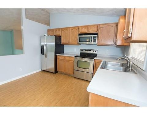 77 4th St, Worcester, MA 01602 photo 5