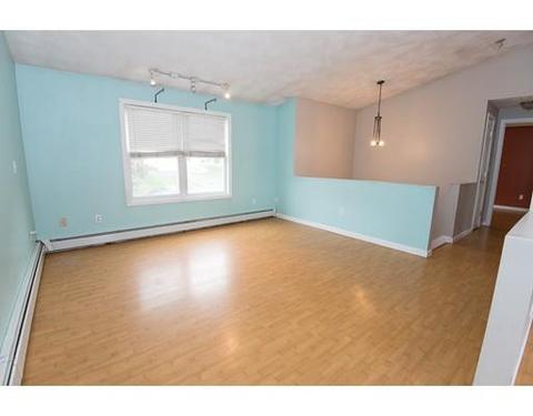 77 4th St, Worcester, MA 01602 photo 3