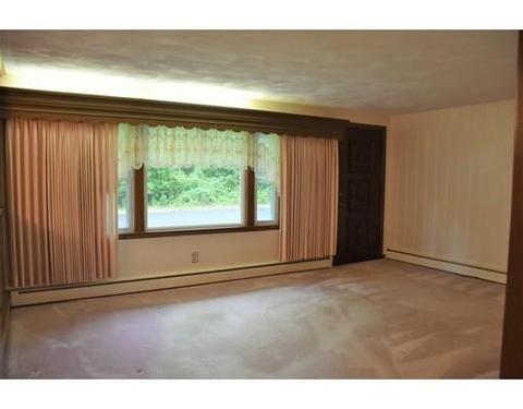 18 Paradis Ln, Webster, MA 01570 photo 9