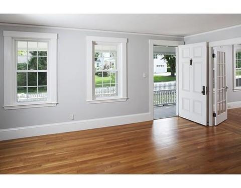 29 Hobart St, Hingham, MA 02043 photo 4