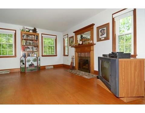210 Maple St, Douglas, MA 01516 photo 12