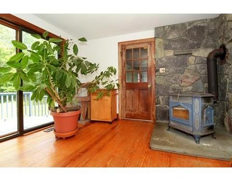 210 Maple St, Douglas, MA 01516 photo 17