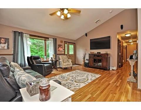 29 Christopher Dr, Attleboro, MA 02703 photo 9