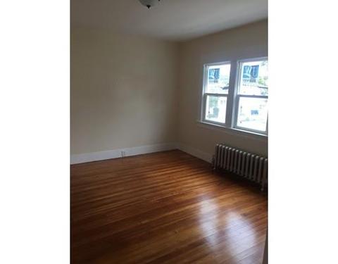22 Glenham St, Springfield, MA 01104 photo 11