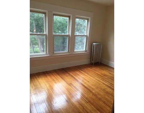 22 Glenham St, Springfield, MA 01104 photo 9