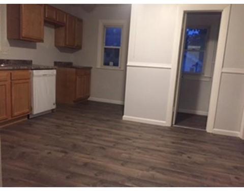 22 Glenham St, Springfield, MA 01104 photo 3