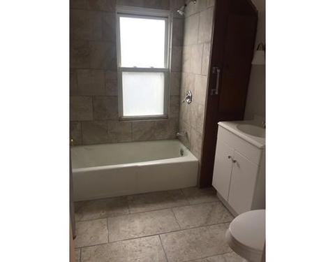 22 Glenham St, Springfield, MA 01104 photo 8
