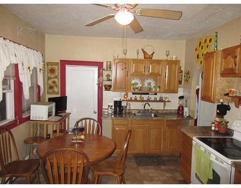 22 Warner St, Springfield, MA 01108 photo 8