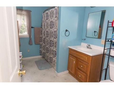 10 Briggs St, Easthampton, MA 01027 photo 9
