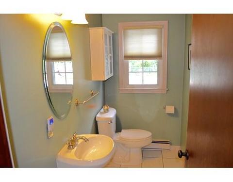 56 Frank St, Chicopee, MA 01020 photo 14