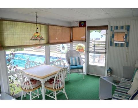 56 Frank St, Chicopee, MA 01020 photo 8
