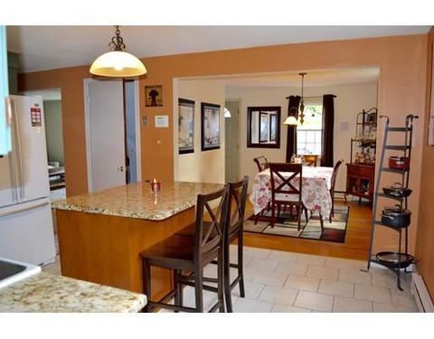 56 Frank St, Chicopee, MA 01020 photo 9