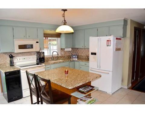 56 Frank St, Chicopee, MA 01020 photo 12