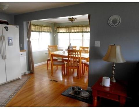 75 Bartels St, Springfield, MA 01128 photo 7
