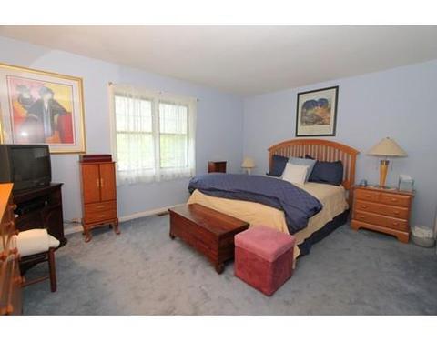 15 Maxdale Rd, Worcester, MA 01602 photo 11