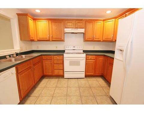2 Hyannis Pl, Worcester, MA 01604 photo 3