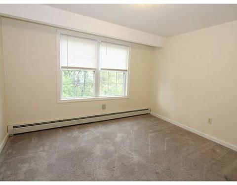 2 Hyannis Pl, Worcester, MA 01604 photo 10
