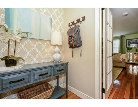 4 Sun Valley Dr, Worcester, MA 01609 photo 8