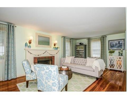 4 Sun Valley Dr, Worcester, MA 01609 photo 9