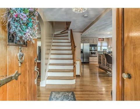 8 Sunset, Stoneham, MA 02180 photo 4