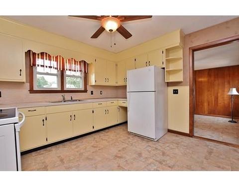 230 Moore St, Chicopee, MA 01013 photo 5