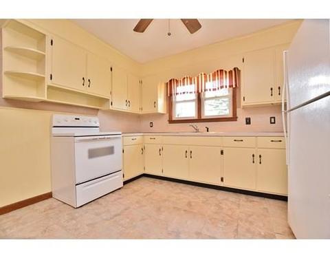 230 Moore St, Chicopee, MA 01013 photo 3