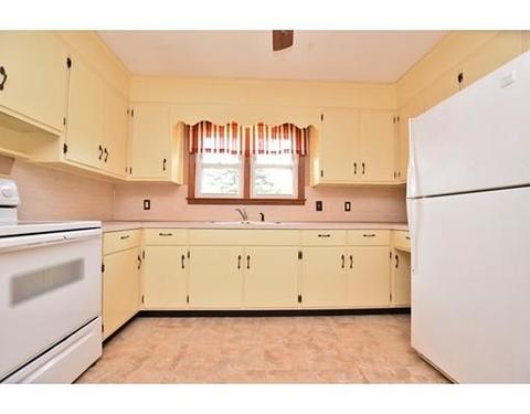 230 Moore St, Chicopee, MA 01013 photo 2